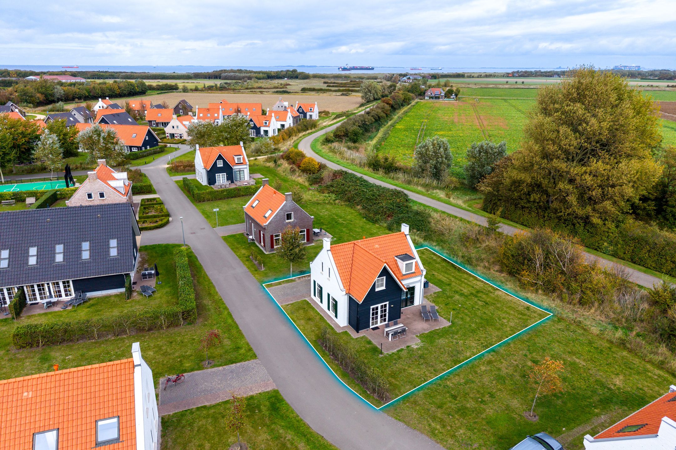4-bedroom freehold villa in Nieuwvliet — photo 2 of 5