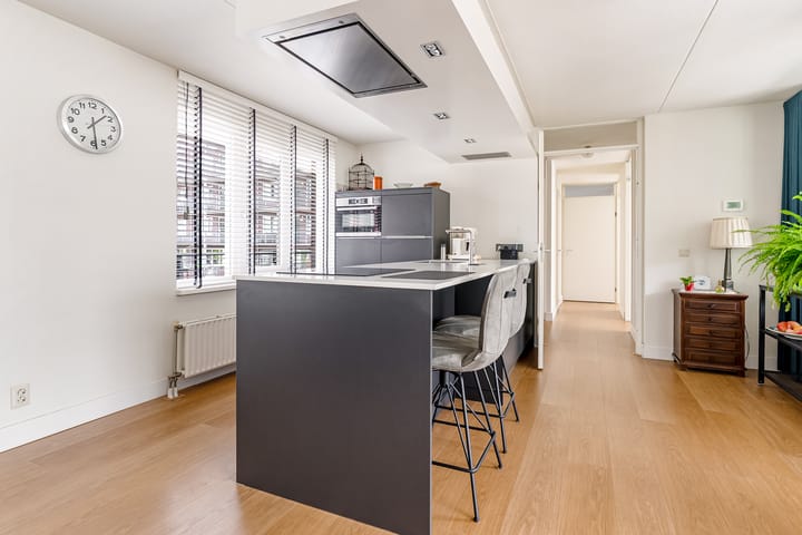 Photo 15 of Molukkenstraat 21