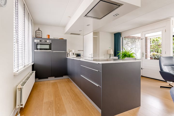 Photo 19 of Molukkenstraat 21