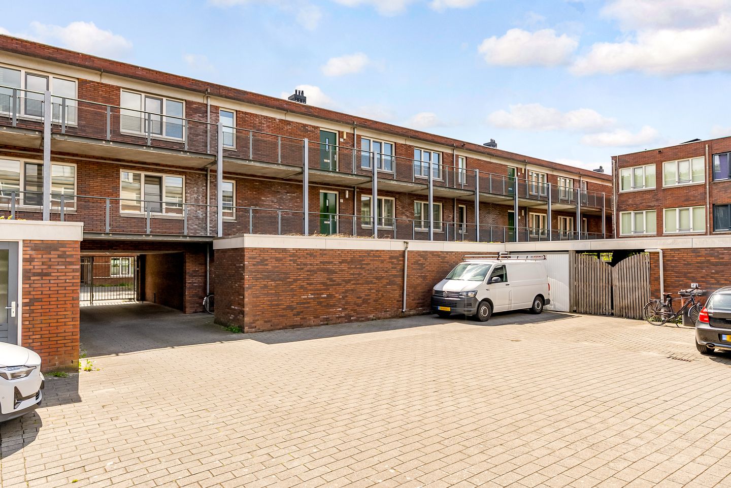 Foto 34 van Molukkenstraat 21