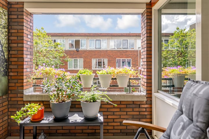 Photo 10 of Molukkenstraat 21