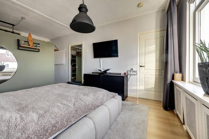 Foto 16 van Burgemeester van Esstraat 144