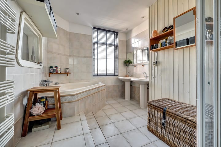 Foto 22 van Burgemeester van Esstraat 144