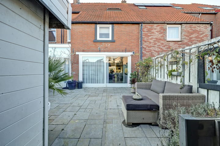 Foto 32 van Burgemeester van Esstraat 144