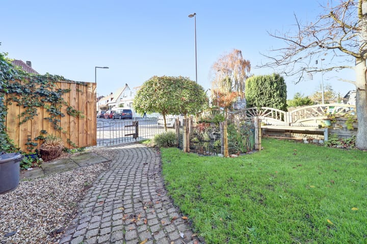 Foto 33 van Burgemeester van Esstraat 144