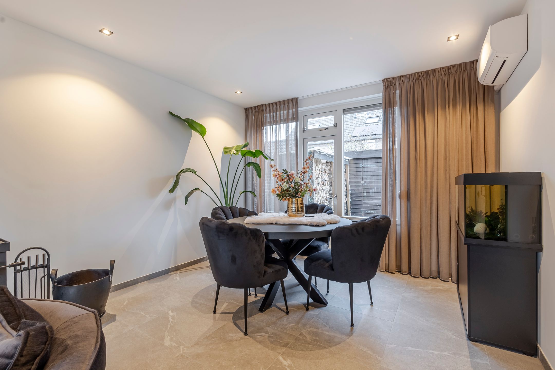 Foto 12 van Warmondstraat 13