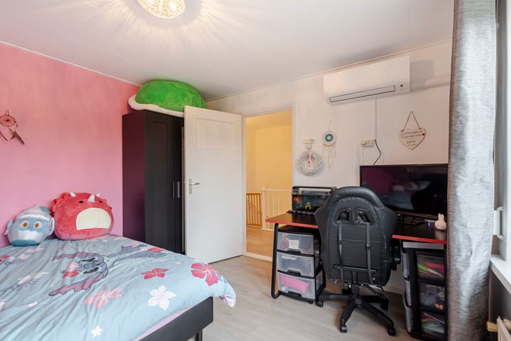 Photo 26 of Warmondstraat 13