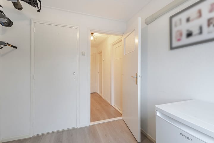 Photo 30 of Warmondstraat 13