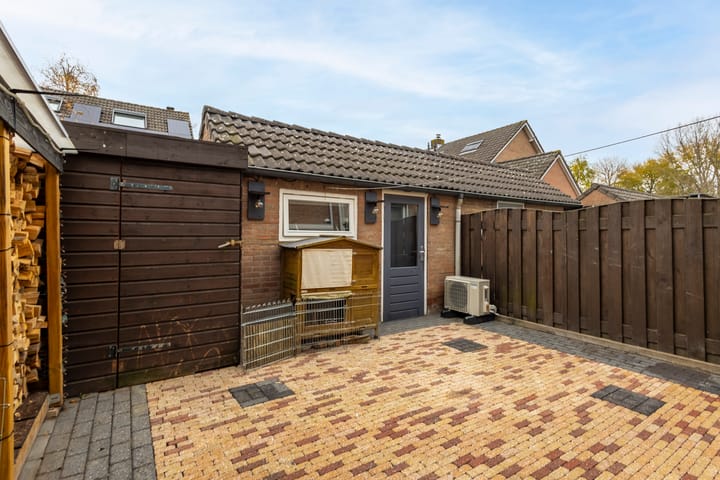 Photo 34 of Warmondstraat 13