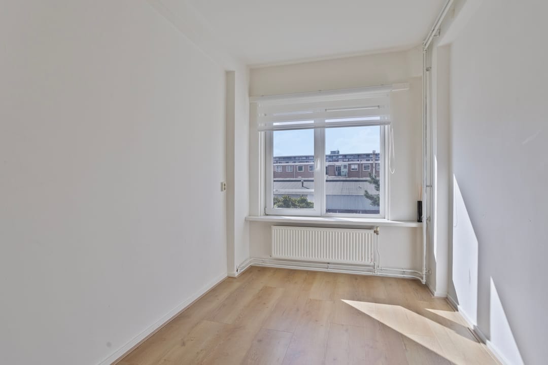 Photo 32 of Huissensestraat 46-2