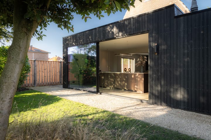 Photo 4 of Paulina van Weellaan 1