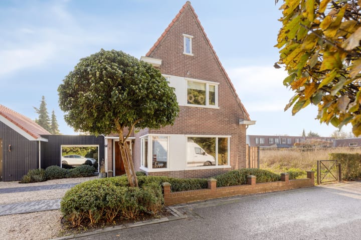 Photo 8 of Paulina van Weellaan 1