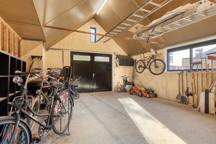 Photo 24 of Paulina van Weellaan 1