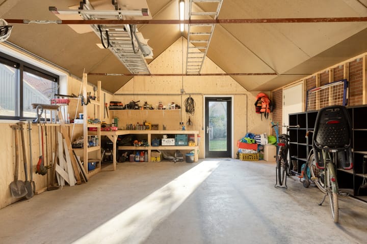 Photo 25 of Paulina van Weellaan 1