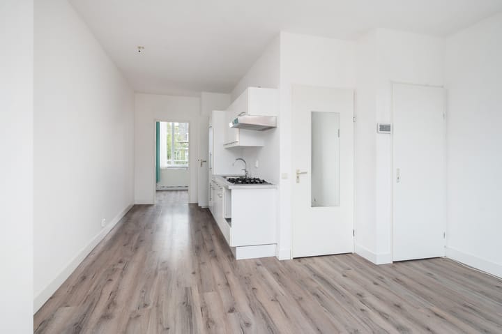 Photo 4 of Baroniestraat 34-B