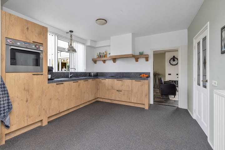 Photo 24 of Velgert 1