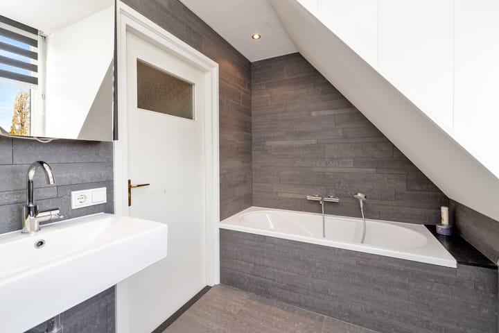 Photo 35 of Velgert 1