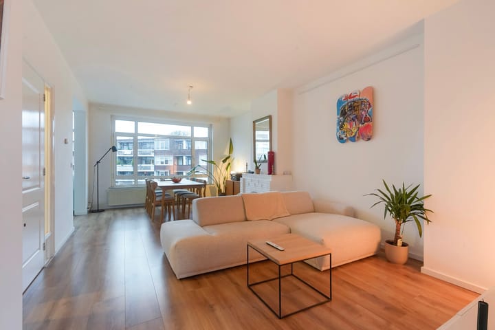 Photo 2 of Resedastraat 38