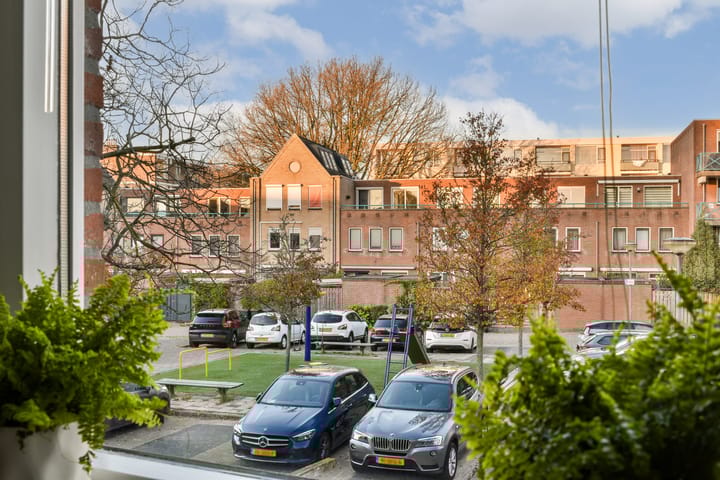 Photo 12 of Dirk Gerhardtstraat 47