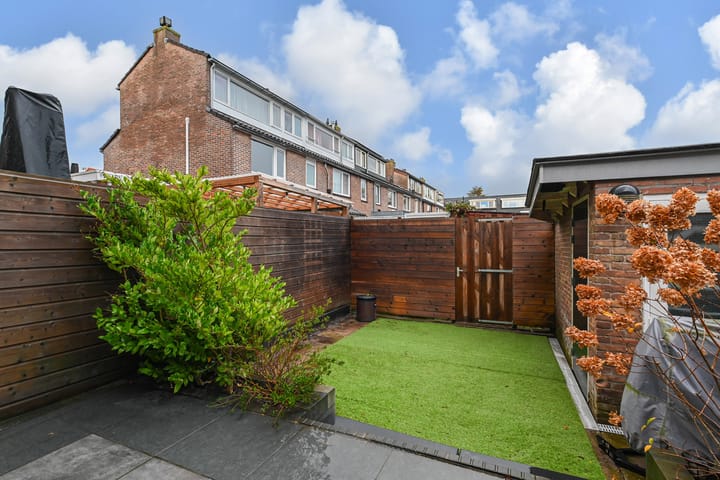 Photo 38 of Trompstraat 31