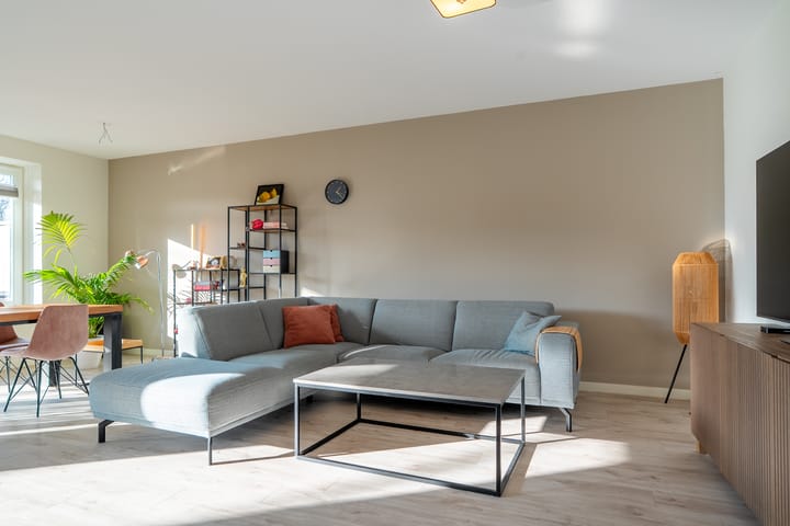 Photo 3 of Antillenstraat 2-5