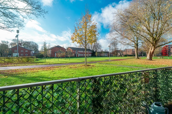 Photo 6 of Antillenstraat 2-5