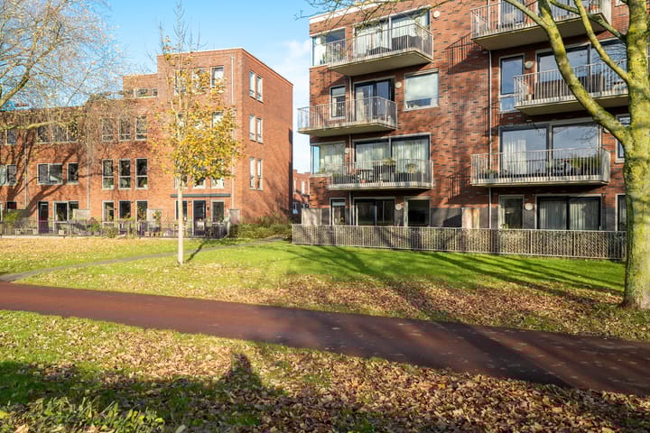 Photo 8 of Antillenstraat 2-5