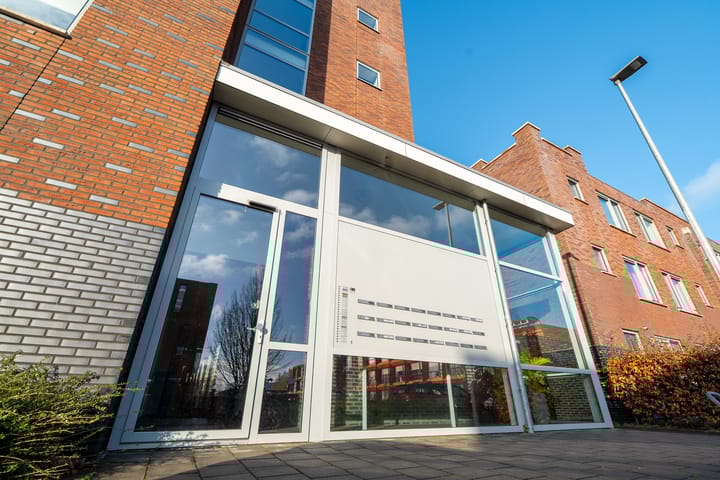 Photo 9 of Antillenstraat 2-5