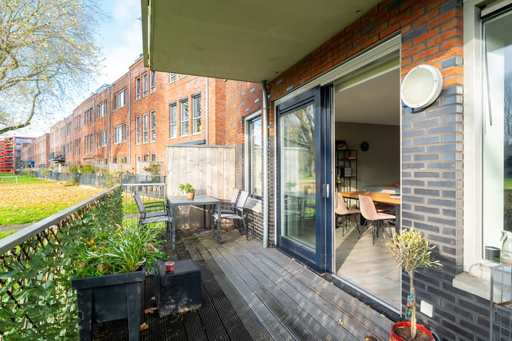 Photo 25 of Antillenstraat 2-5