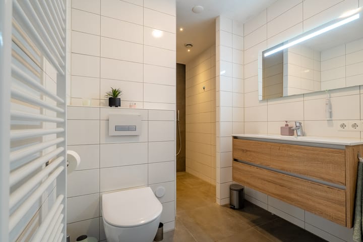 Photo 34 of Antillenstraat 2-5