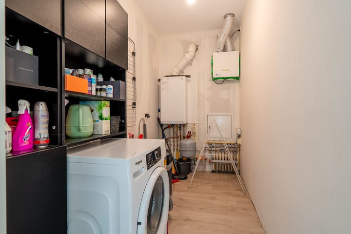 Photo 38 of Antillenstraat 2-5