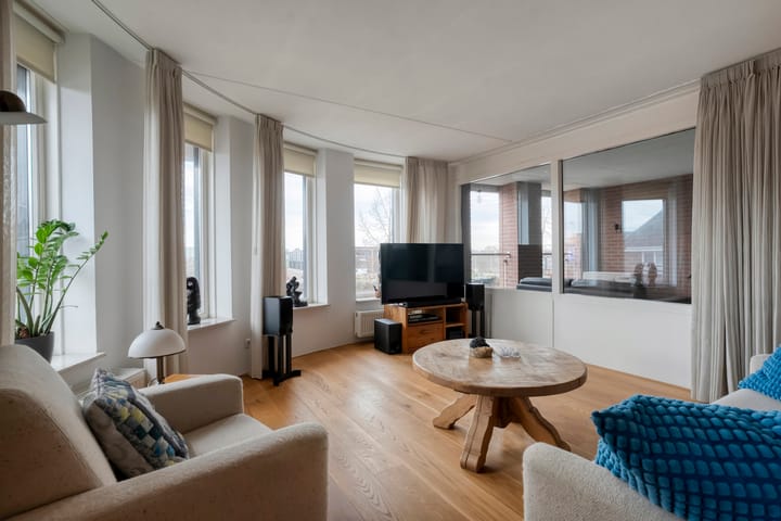 Photo 7 of Prins Hendrikstraat 42