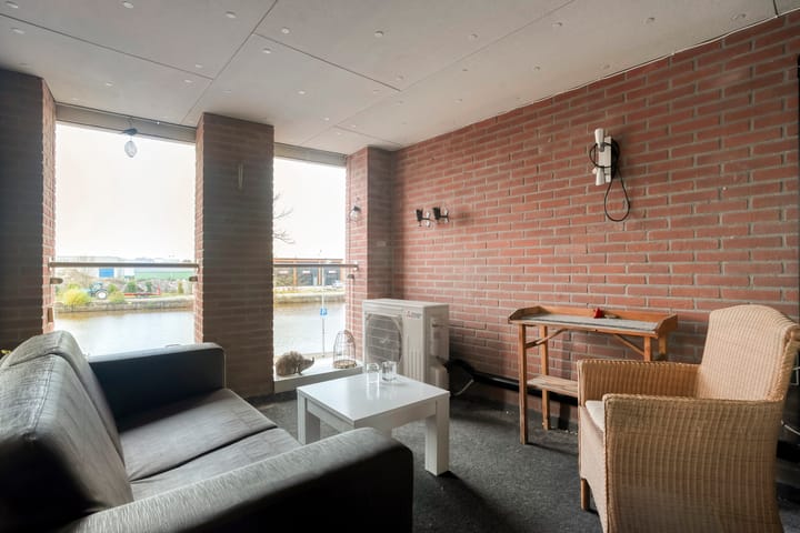 Photo 18 of Prins Hendrikstraat 42