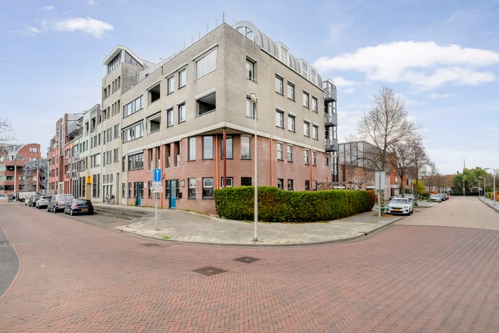 Photo 30 of Prins Hendrikstraat 42