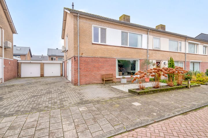 Photo 6 of Ruimtevaartstraat 12