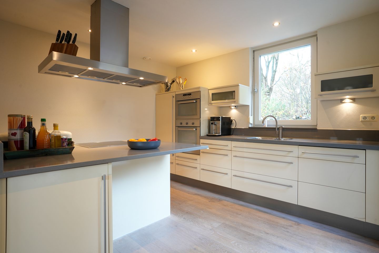 Foto 10 van Jan van Ruusbroecstraat 14