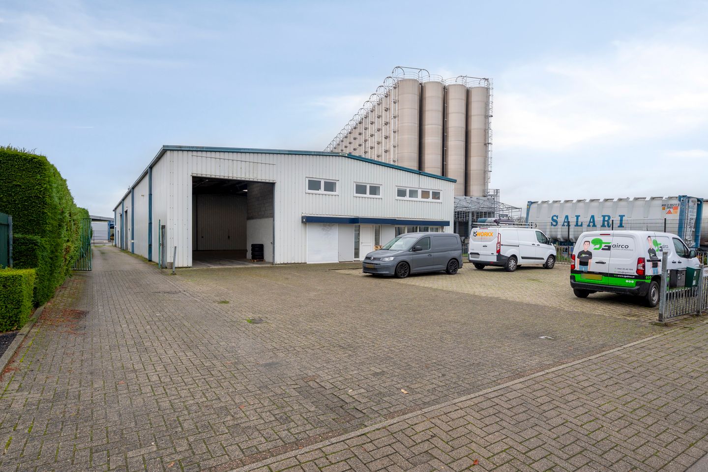 View photo 2 of Nieuwstadterweg 10