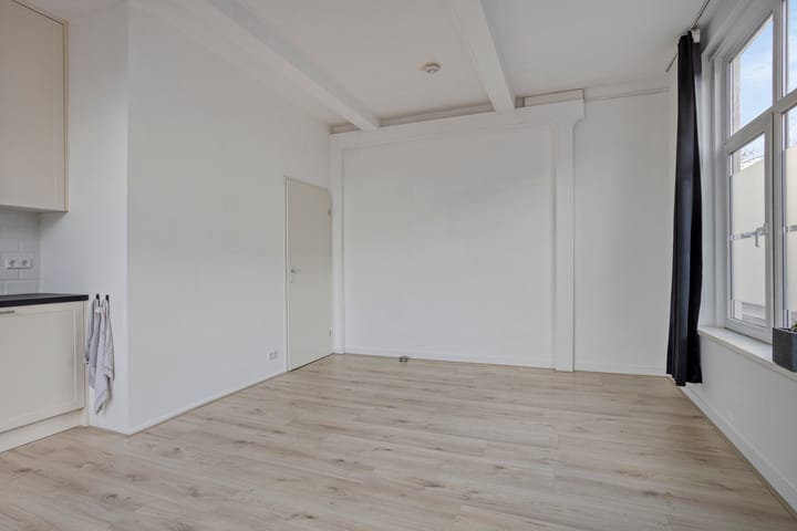 Photo 4 of Oostplein 9