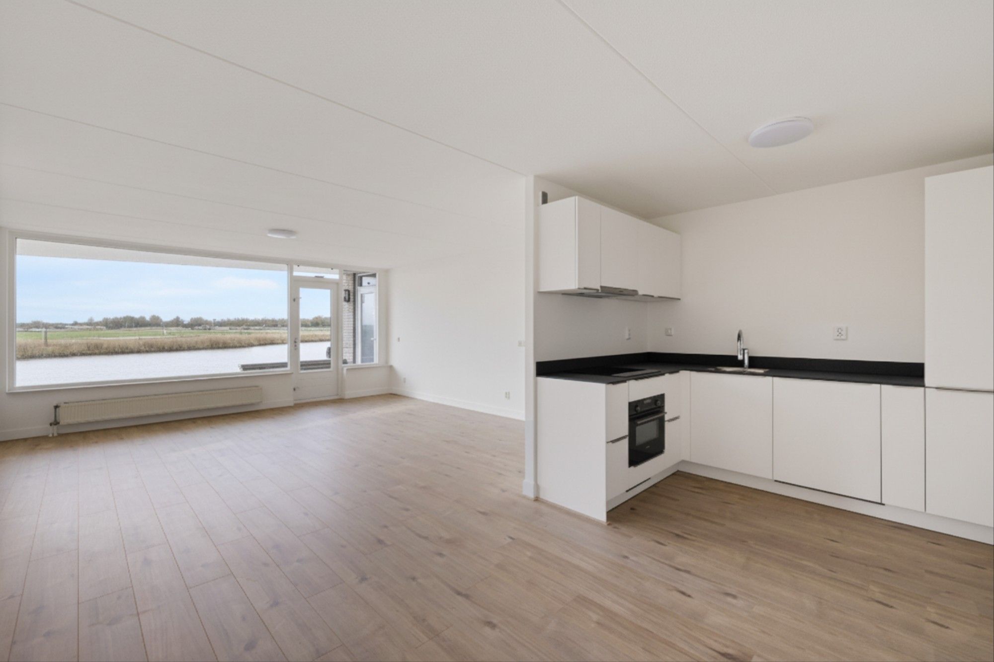 Foto 9 van de Warring 28