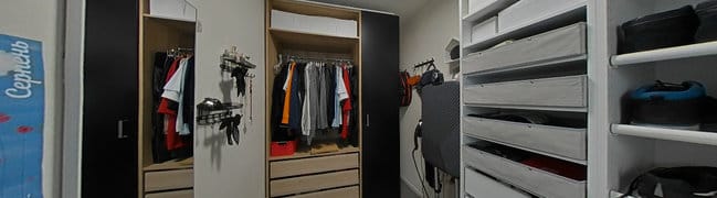 Walk in closet