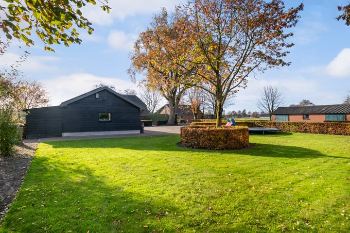 Photo 41 of Matenweg 5