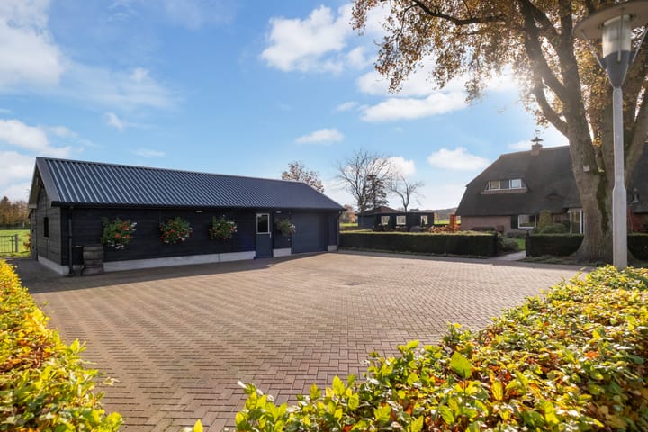 Photo 42 of Matenweg 5