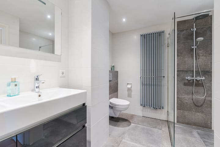 Photo 5 of Bugelstraat 2