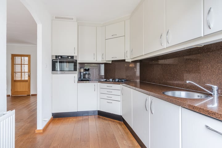 Photo 14 of Bugelstraat 2