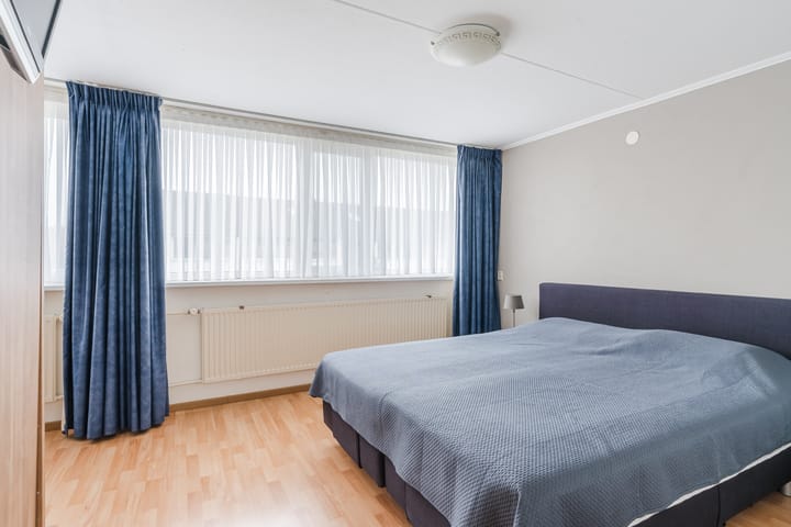 Photo 17 of Bugelstraat 2