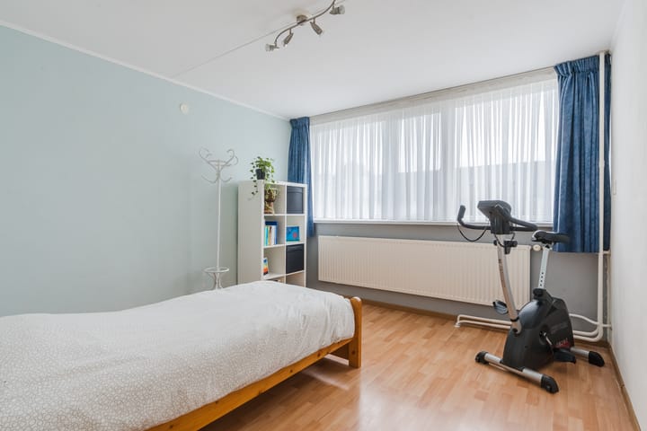 Photo 19 of Bugelstraat 2