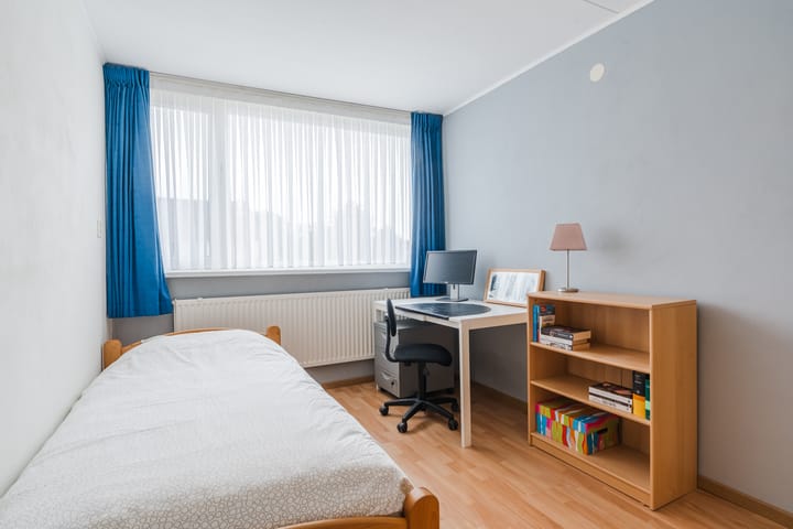 Photo 20 of Bugelstraat 2