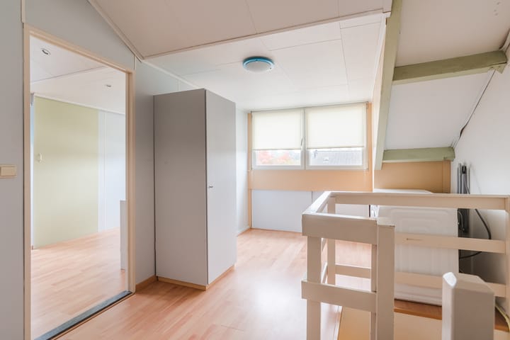 Photo 24 of Bugelstraat 2