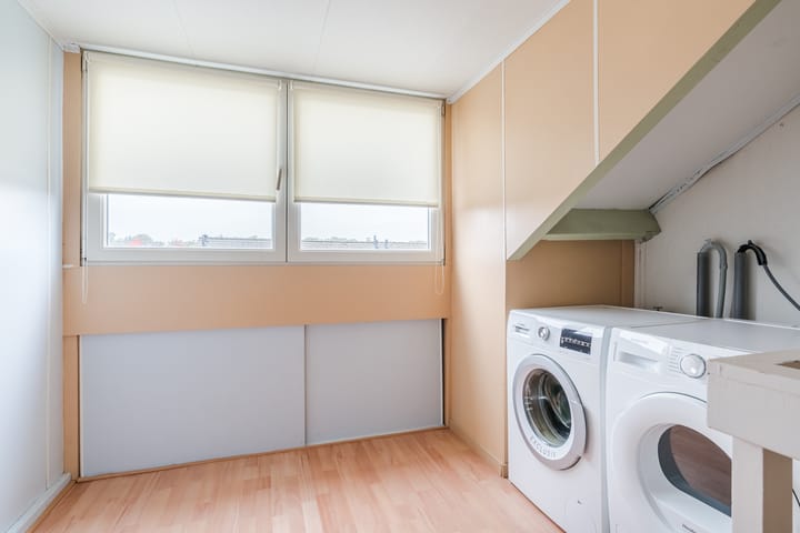 Photo 25 of Bugelstraat 2