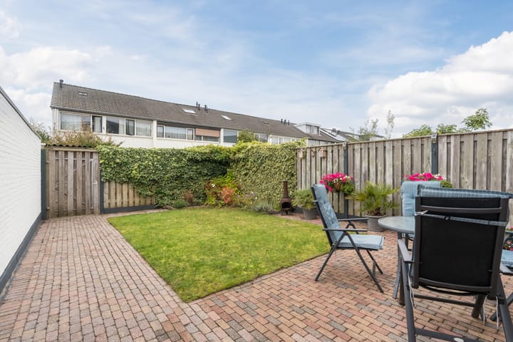 Photo 30 of Bugelstraat 2